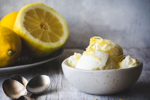 3 Malzemeli Limonlu Dondurma Tarifi