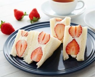 Çilekli Sando (Çilekli Sandviç) Tarifi ve İpuçları