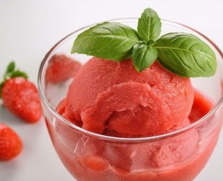 Çilekli Sorbe Tarifi ve Yapım İpuçları