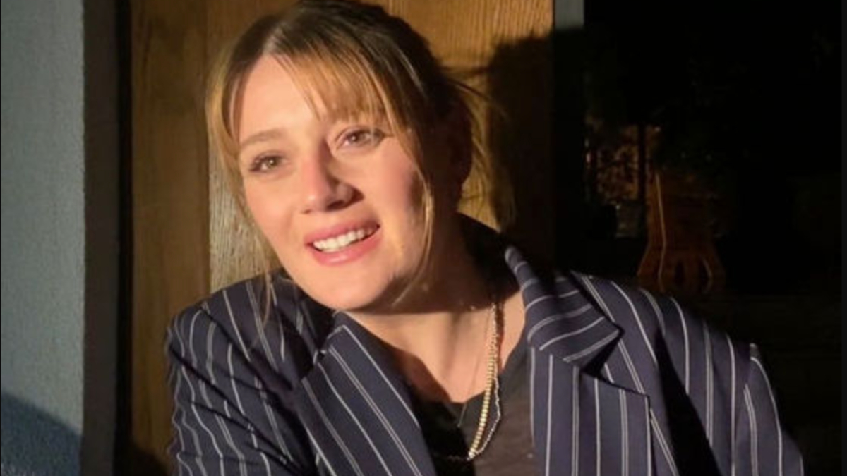 2011 Miss Turkey Yarışmasında İkinci Seçilen Güzellik ve Oyuncu Gizem Karaca'nın Büyük Sevinci