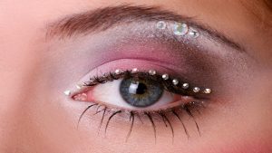 Gözleri Daha Büyük ve Çekici Gösteren Makyaj İpuçları