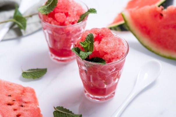 Karpuzlu Dondurma Tarifi: Serinleten ve Lezzet Dolu Bir Yaz Tatlısı