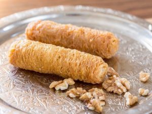 Sarma Kadayıf Tarifi ve Detaylı Yapım Aşamaları