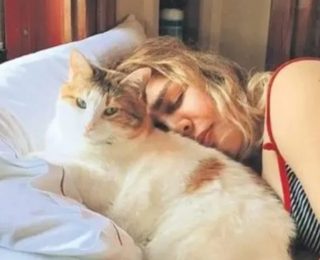 Sezen Aksu’nun Derin Üzüntüsü: Sütlü’nün Vefatı