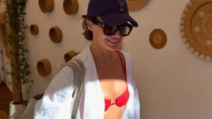 Uzak Şehir’in Sezon Finali Sonrası Ünlü Oyuncular Tatil Keyfini Çıkarıyor