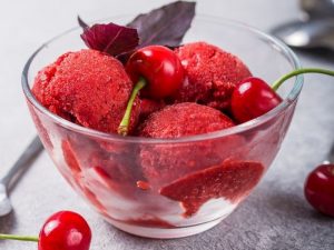 3 Malzemeyle Ferahlatıcı Vişneli Sorbe Tarifi