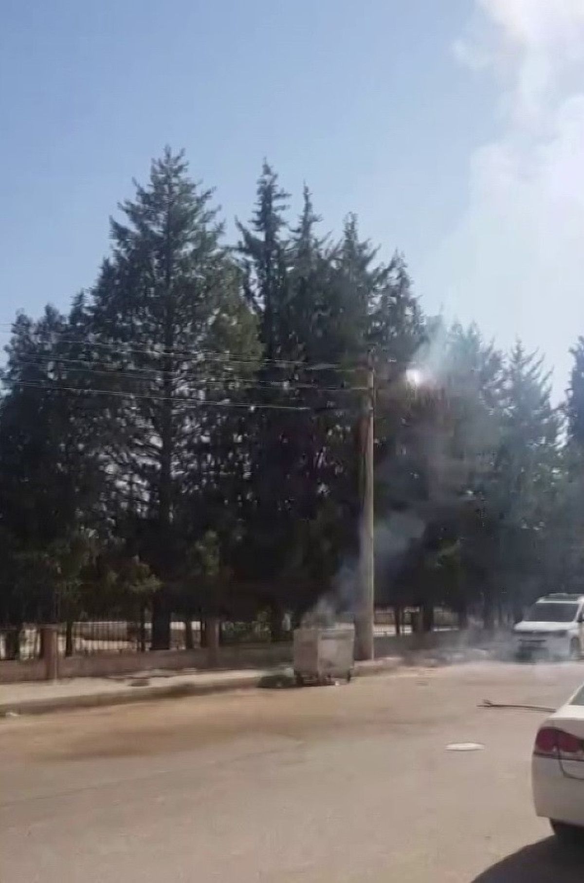 Yıldırım Çarpması ve Kıvılcım Çıkışıyla Mahalleyi Tedirgin Eden Olay