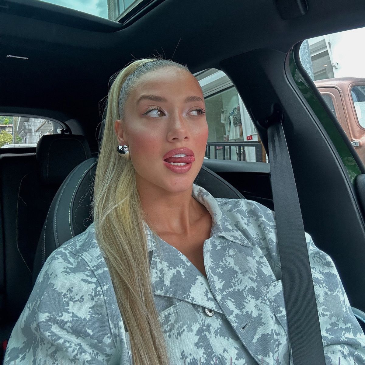 Güzel Sanatçının Güncel Hayatı ve Aşk Durumu