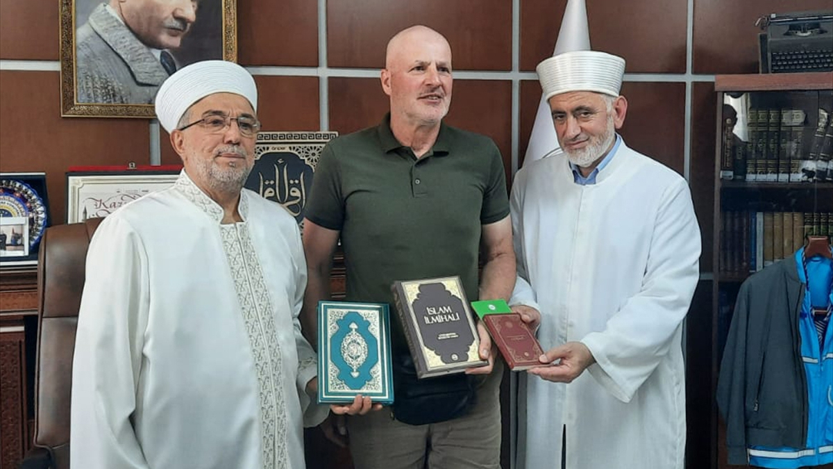 Dünyanın Farklı Bölgelerinde Dönüşüm Hikayeleri ve Artan Müslüman Nüfusu