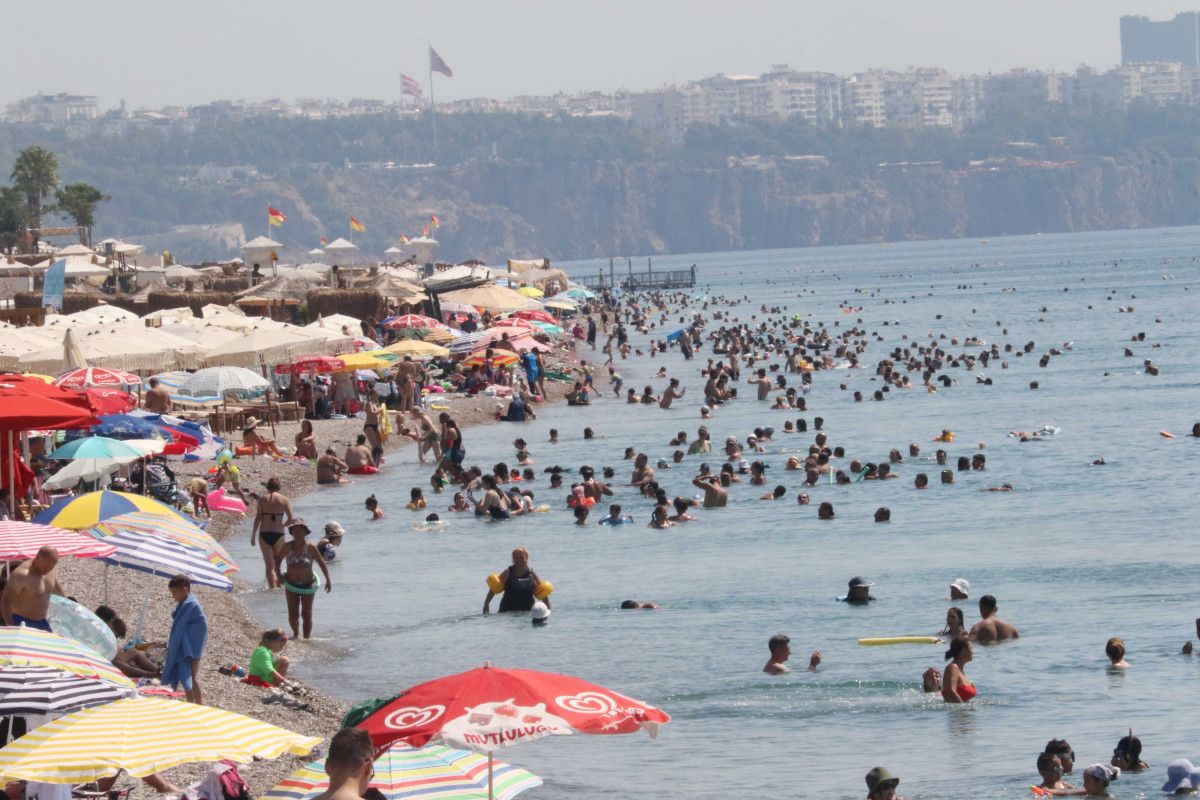 Antalya Yanıyor: Termometreler 48 Dereceyi Gösterdi - Sıcaklık Rekoru Kırıldı