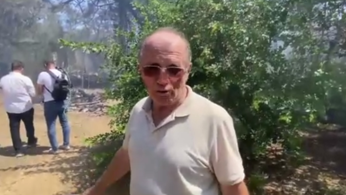 Antalya'nın Muratpaşa İlçesinde Orman Yangını Çıktı