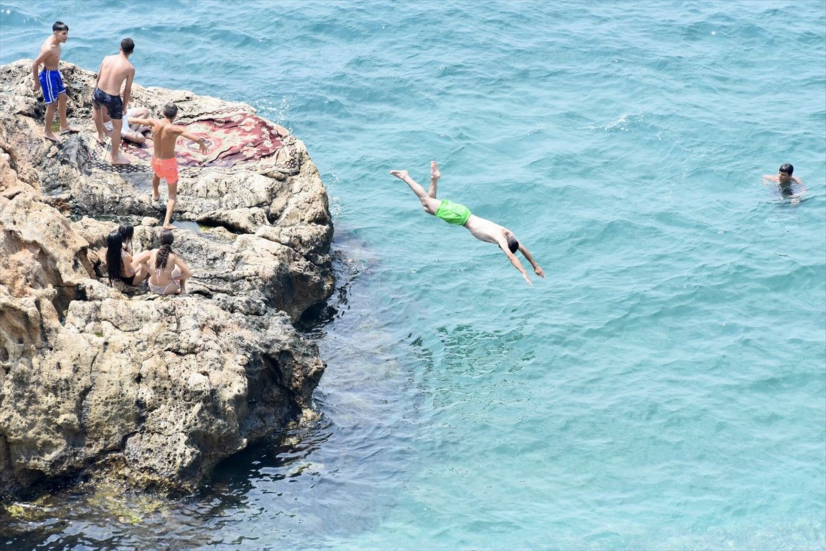 Sahillerde Serinleme ve Yaz Aktiviteleri