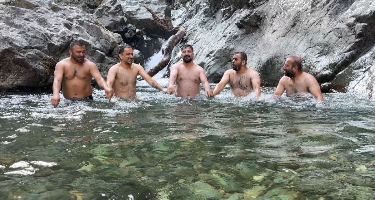 Artvinde Serinleten Eğlence: Derede Horon Teptiler