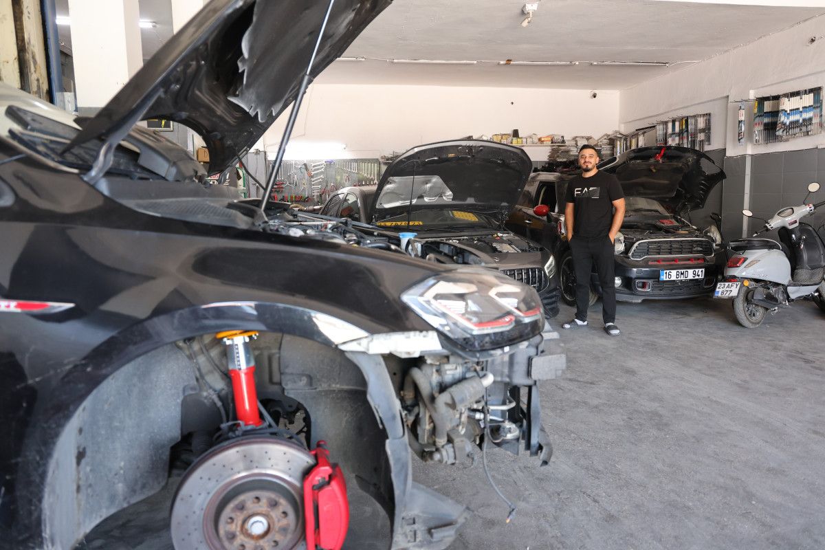 Avrupa'da Usta Bulamayan Gurbetçiler, 10 Milyonluk Araçlarını Türk Ustalarına Yaptırıyor