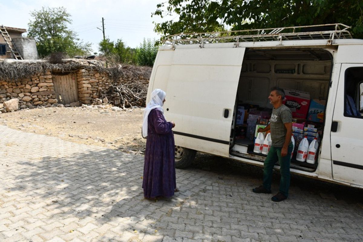 Batmanlı Seyyar Bakkal Köy Yollarında Takasla Ticaret Yapıyor