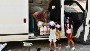 Batmanlı Seyyar Bakkal Köy Yollarında Takasla Ticaret Yapıyor