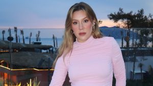 Bebeğini Kaybetmişti! Ünlü Oyuncu Ege Kökenli ve Eşi Romantik Anlarıyla Dikkat Çekti