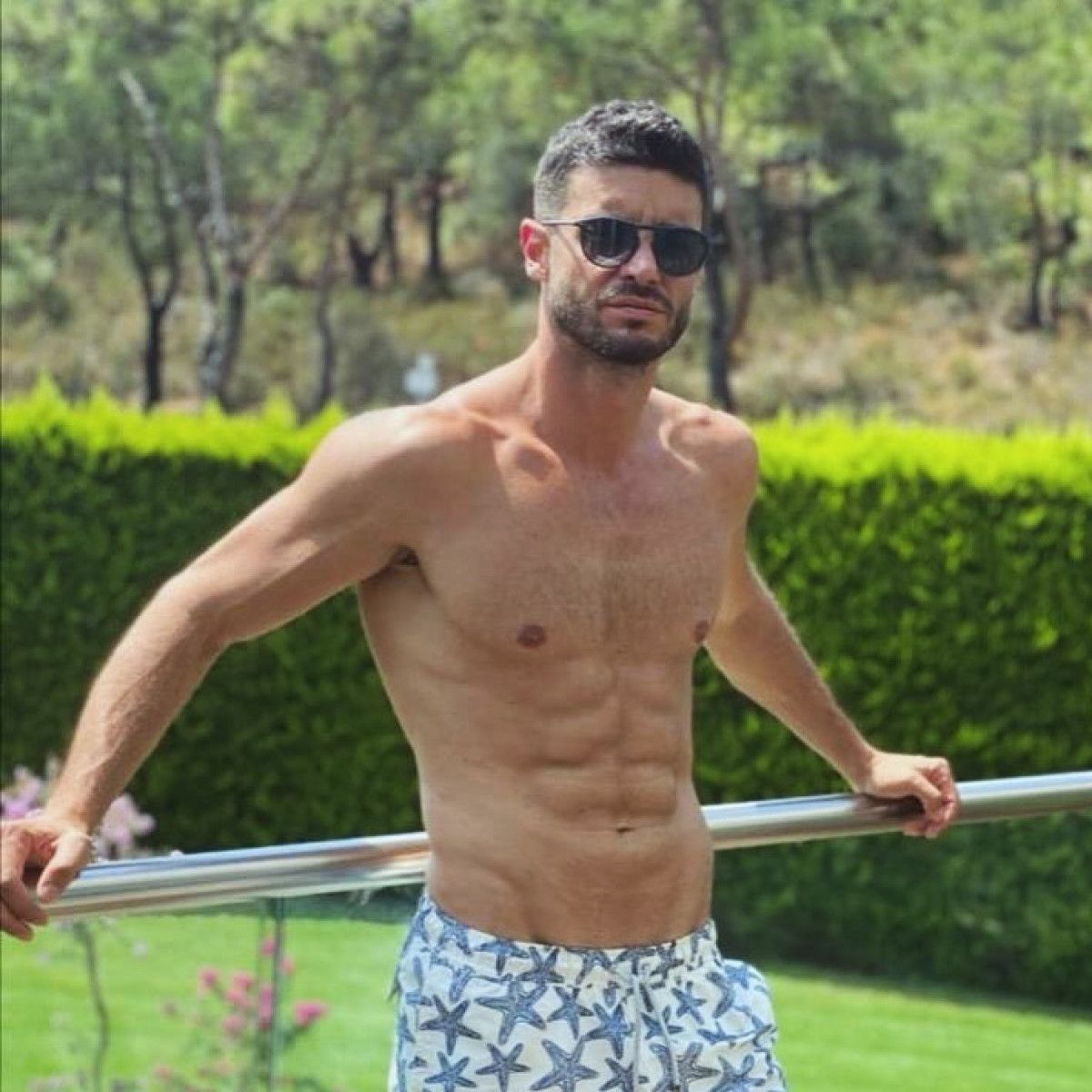 Berk Oktay'ın Eski Haline Dönüşü ve 20 Kilo Verme Hikayesi: 'Yıldız Böyle Seviyor'