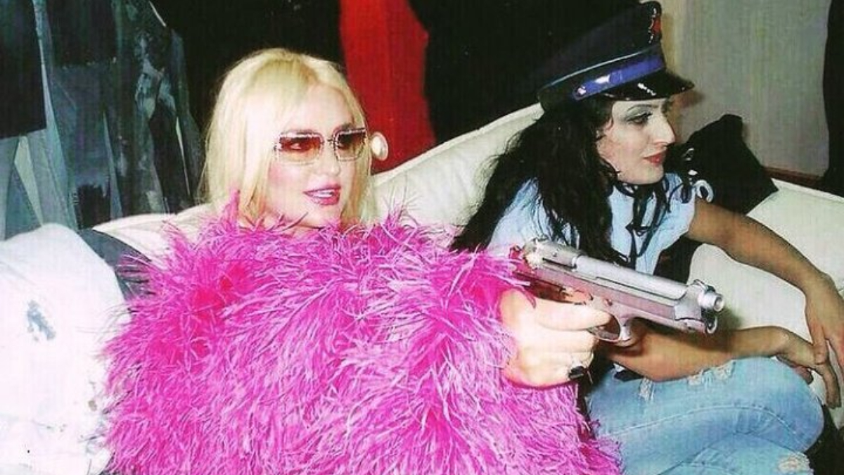 Başarılı Oyuncu Burak Özçivit'in Yeni Macerası ve İmaj Değişimi