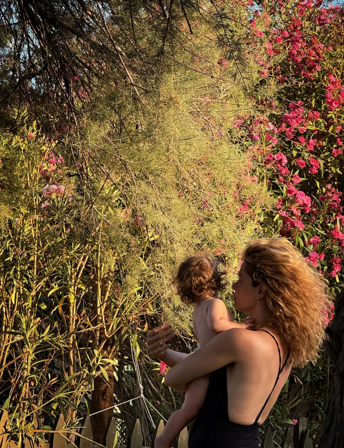 Burcu Biricik'in Annelik Serüveni ve Luna'nın Büyümesi