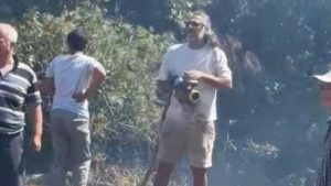 Çanakkale Bayramiç’te Bahçedeki Yangın ve Ünlü Oyuncunun Müdahalesi