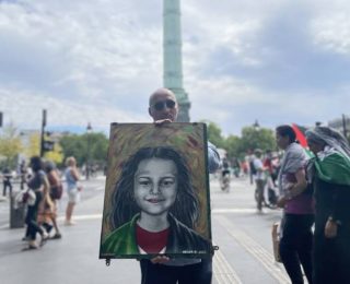 Cezayirli Sanatçı Abina’nın Gazze İçin Fransa’da Fırçalı Direnişi