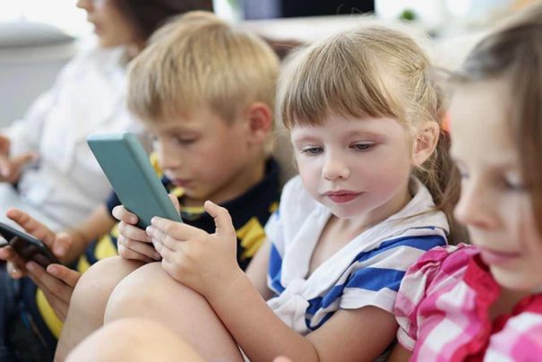 Çocuklar ve Yaz Tatili: Dijital Bağımlılıkla Mücadele ve Doğayla Buluşmanın Önemi