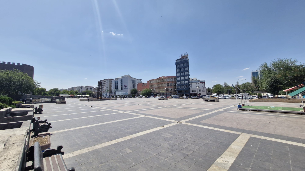 Sıcakların Kavurduğu Diyarbakırda Hayat Durdu