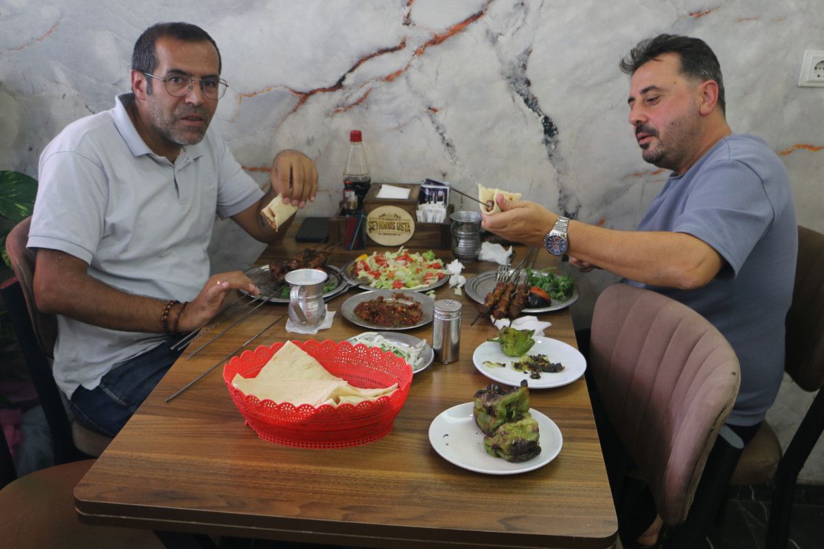 Ciğer Ustalarının Sıcaklıkla Mücadeleleri