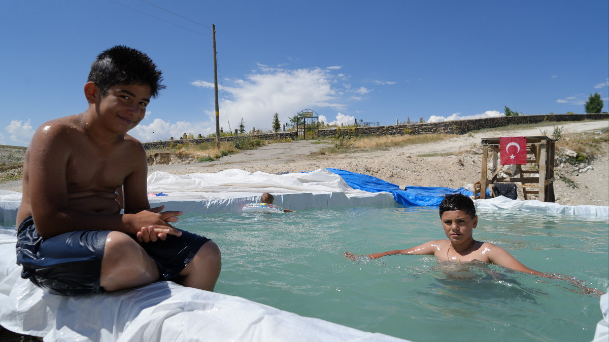 Erzurum'un Palandöken İlçesine Bağlı Şehitler Köyünde Bir Baba'nın Eşsiz Çabası