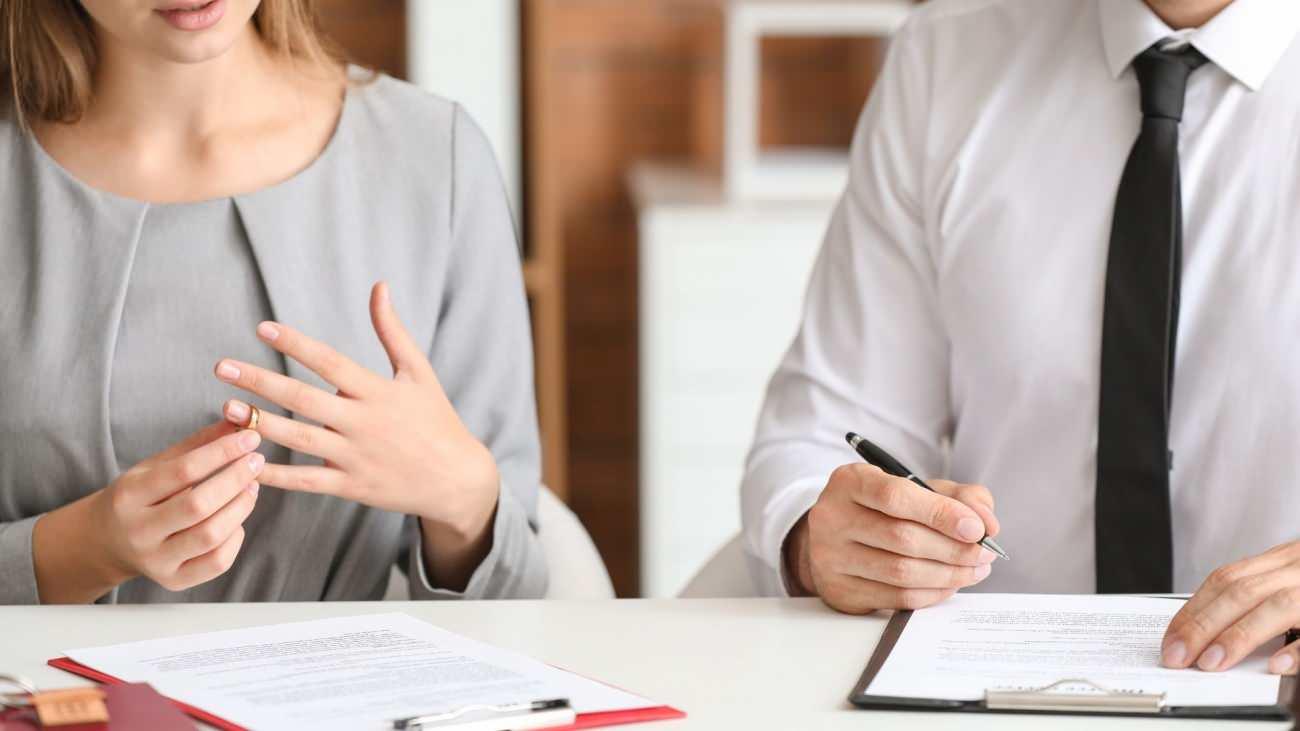 Eşini Odaya Almadığı İçin Kusurlu Sayılan Kişiye Yargıtaydan Emsal Boşanma Kararı