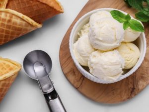 Evde Yoğurtlu Dondurma Tarifi: Lezzetli ve Kolay Yapım Yolu