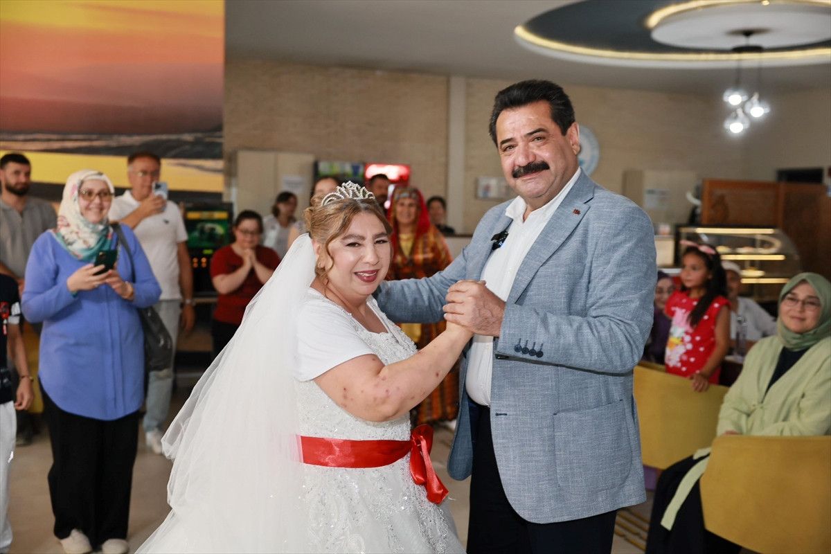 Takı ve Para Hediyeleriyle Düğün Ritüelleri