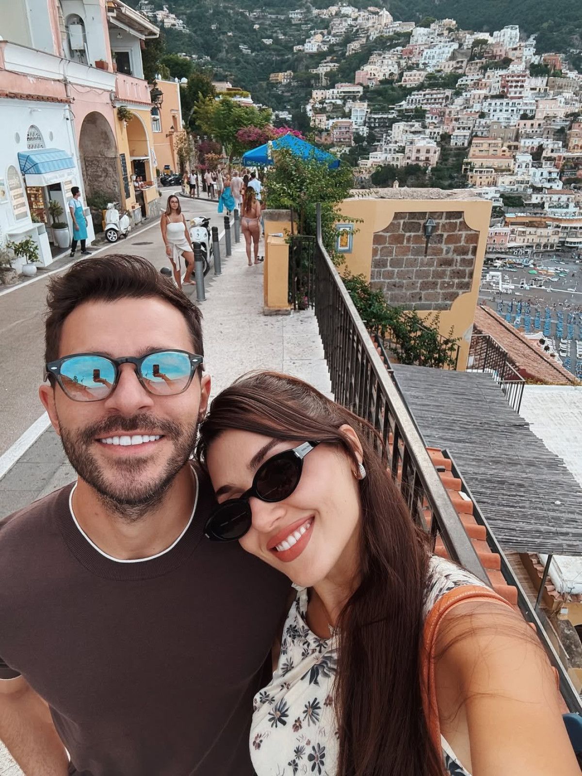 Hande Erçel ve Hakan Sabancı'nın Romantik Fotoğraf Çekimi