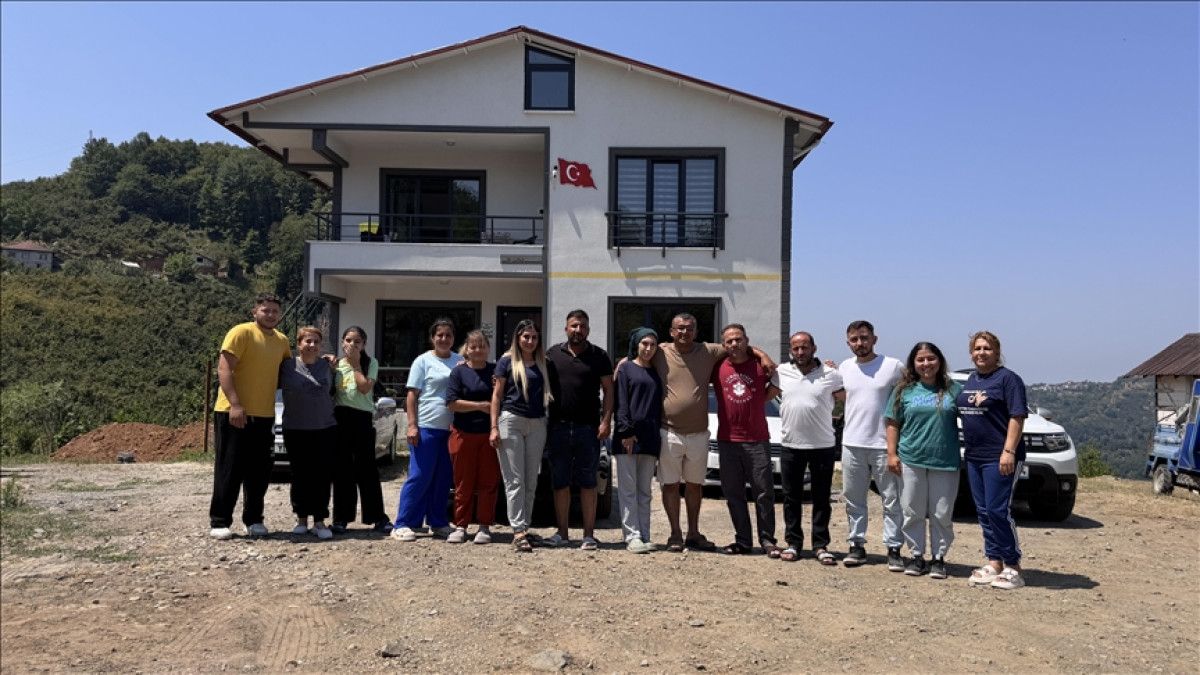 Hatayda Deprem Sonrası Enkaz Altında Yatan Kardeşlik Hikayeleri