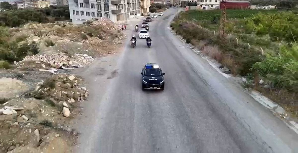 Hatay'da Polisler, Babası Vefat Eden Polis Kızının Düğününde Yanında Oldu