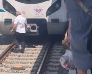 İstanbul Bakırköy’de Marmaray Seferinde Hayvanseverlik Duyguları Taçlandı