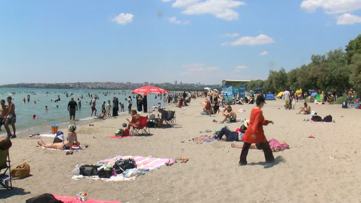 Sahilde Gün boyu Renkli Anlar Yaşanıyor