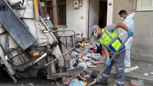 İzmir’de Çöp Ev Şikayeti ve Çözüm Süreci