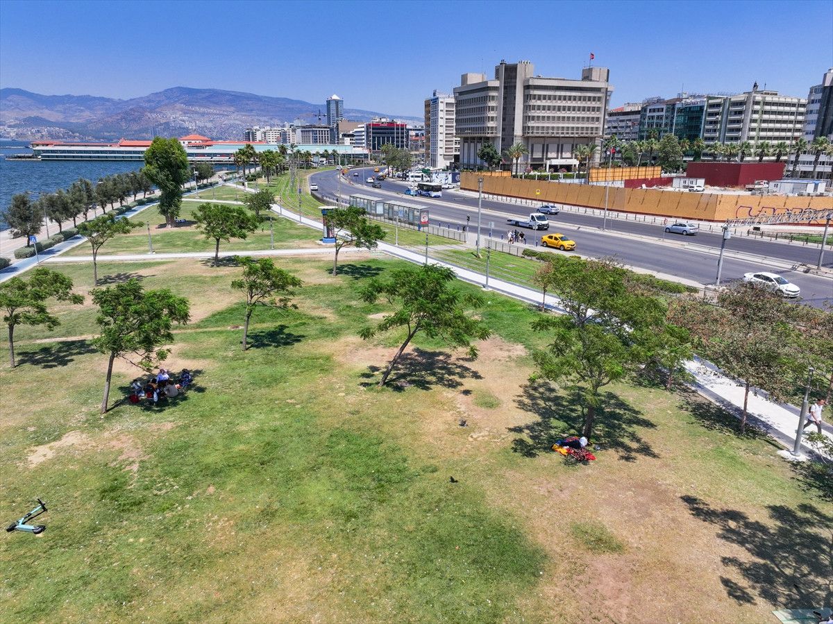 Sahiller ve Dış Mekanlar Boş Kaldı