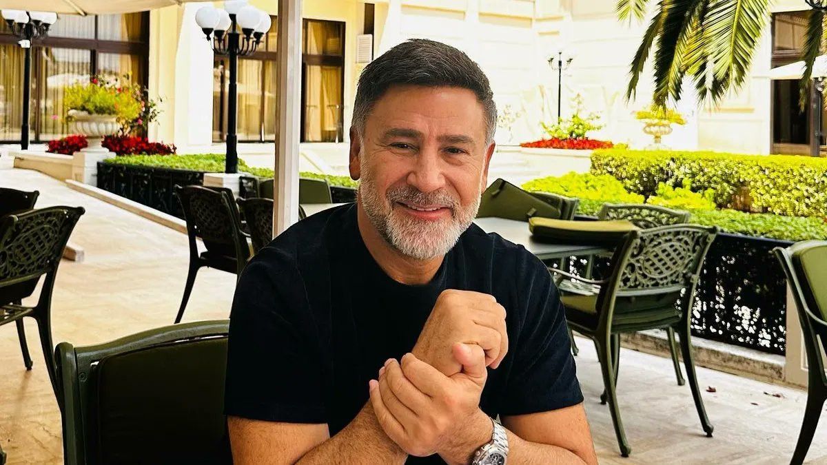 İzzet Yıldızhan'ın 9 Çocuklu Kızı Güzelliğiyle Dikkat Çekti