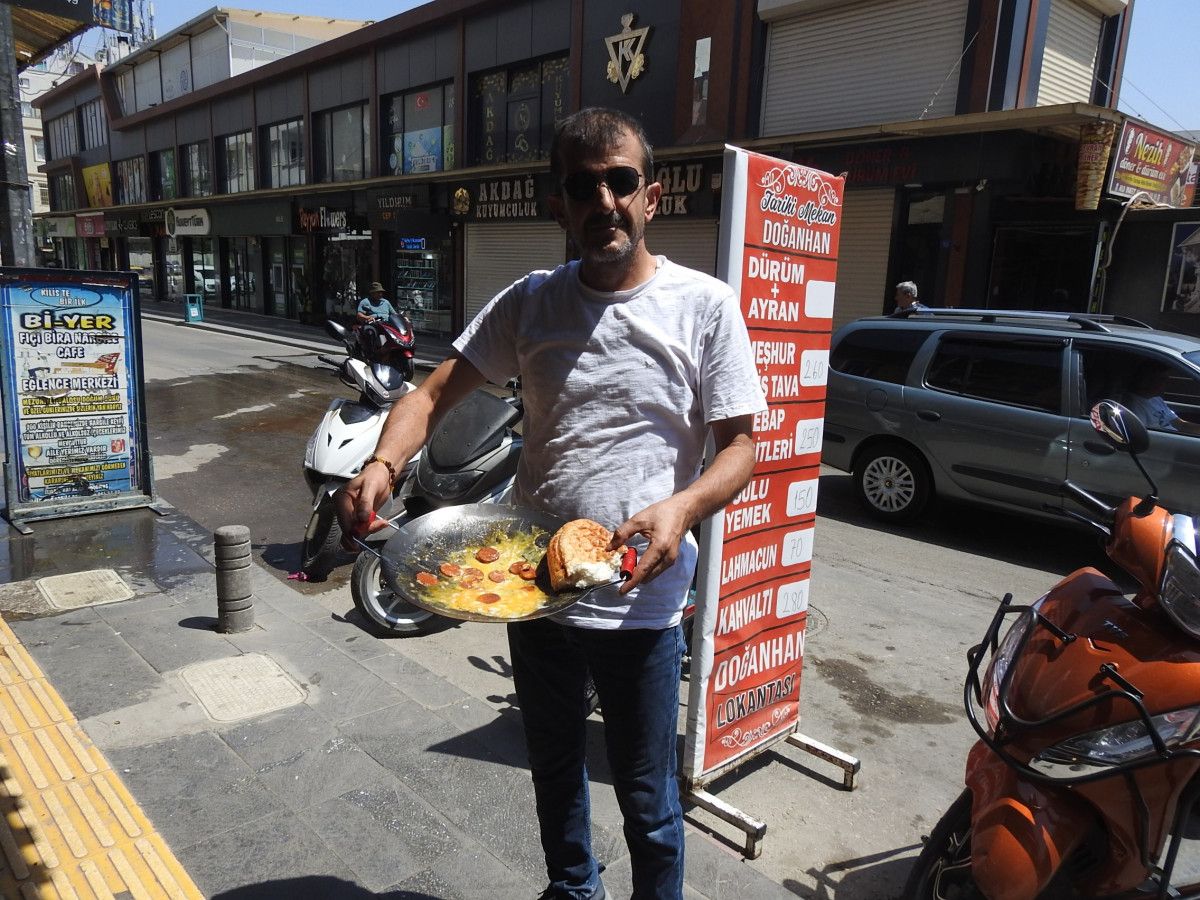 Kiliste 42 Derecede Beton Üzerinde Sucuklu Yumurta Pişirildi: İlginç Bir Deney