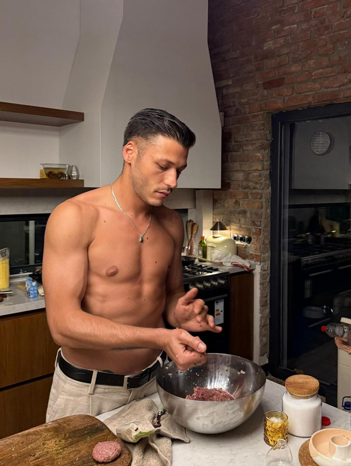 Aşkları ve Sosyal Medyada Paylaşılan Anlar