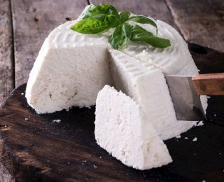 Mayasız Kolay Peynir Tarifi ve Alternatif Malzemeler