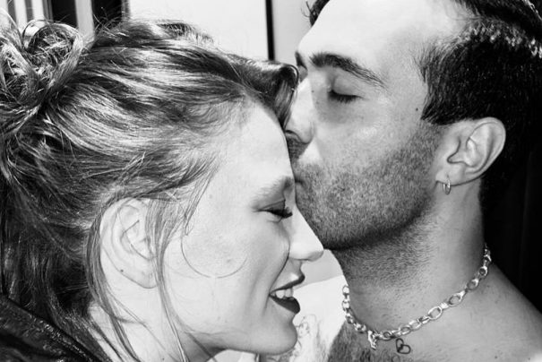 Mert Demir ve Serenay Sarıkaya’nın Romantik Kutlaması