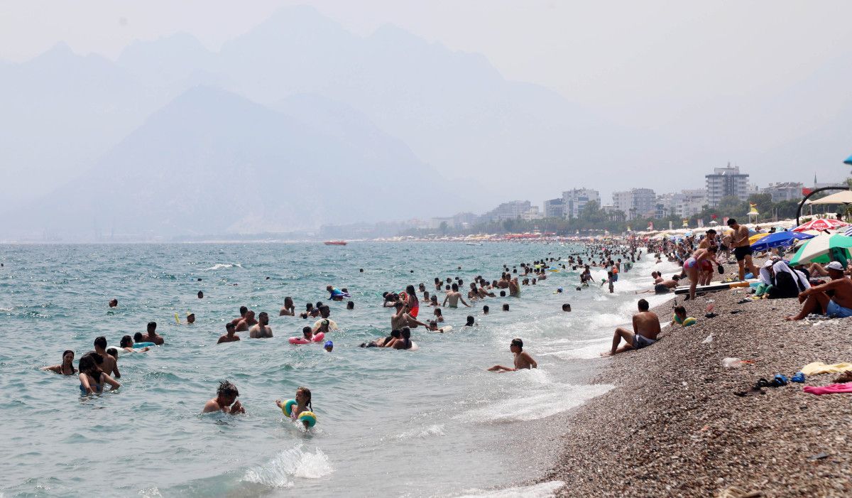 Sahiller Dolup Taştı, Yoğunluk Gün Geçtikçe Artıyor