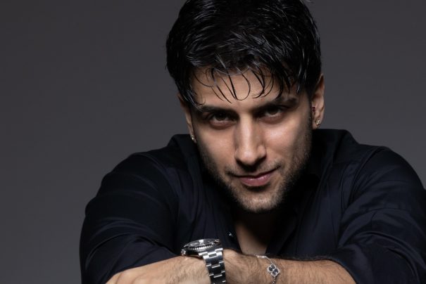 Reynmen’in Sahnesine Para Atıldı! Ünlü Şarkıcı Çok Sinirlendi