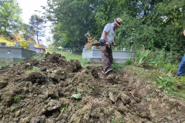 Rüyasında Ölüm Görüp Kendine Mezâr Kazan Bir Köy Hikayesi