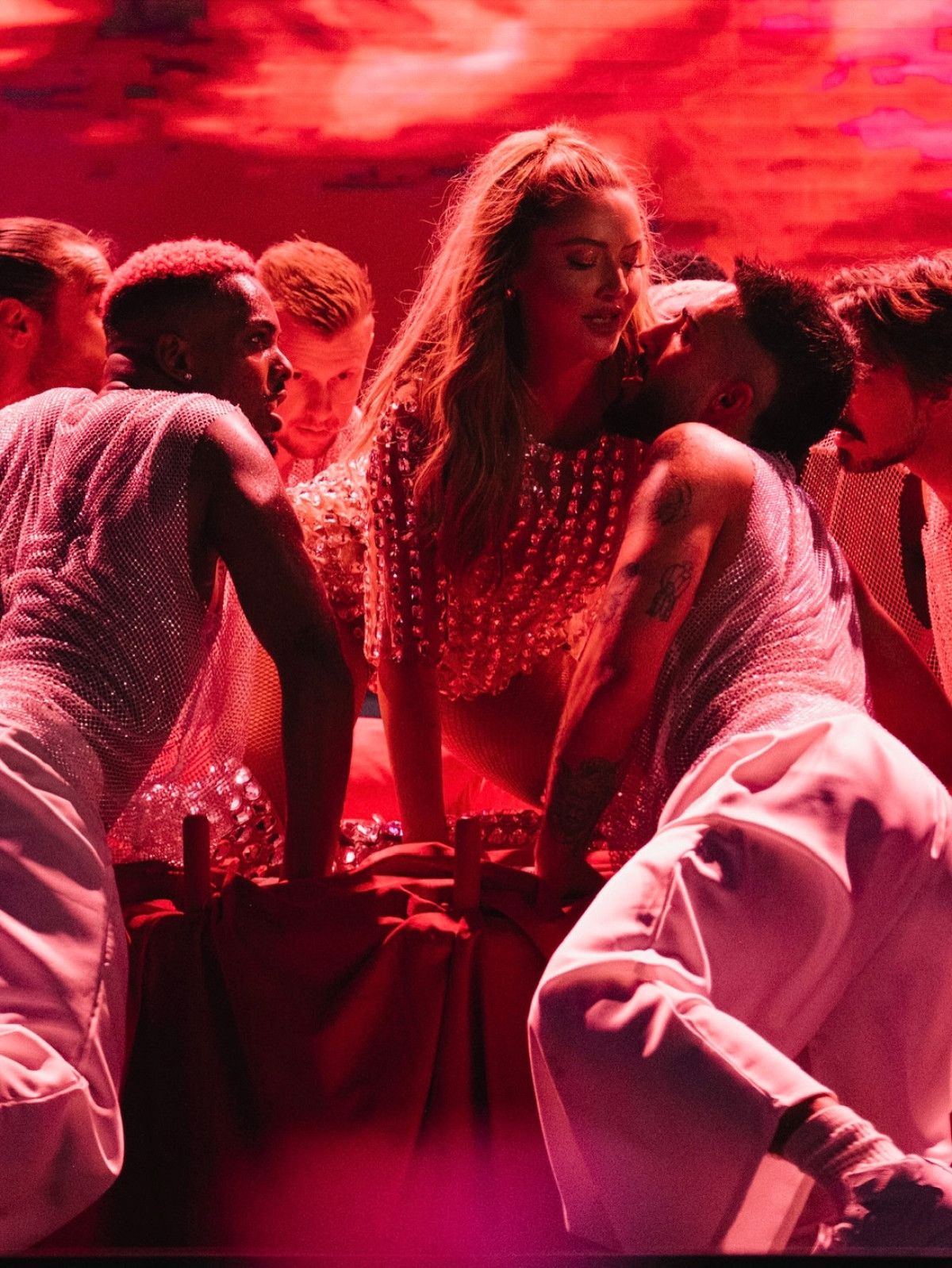 Sahne Dansları Hakkında Çok Konuşulan Olay ve Eleştirilere Yanıt