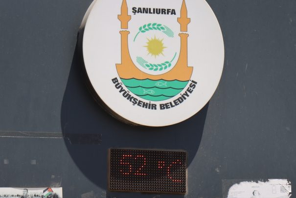 Şanlıurfa’da Alevler İçinde: Termometreler 52 Dereceyi Gösteriyor